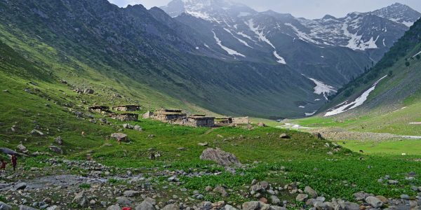 Gujer-Homes-in-Lidder-Valley